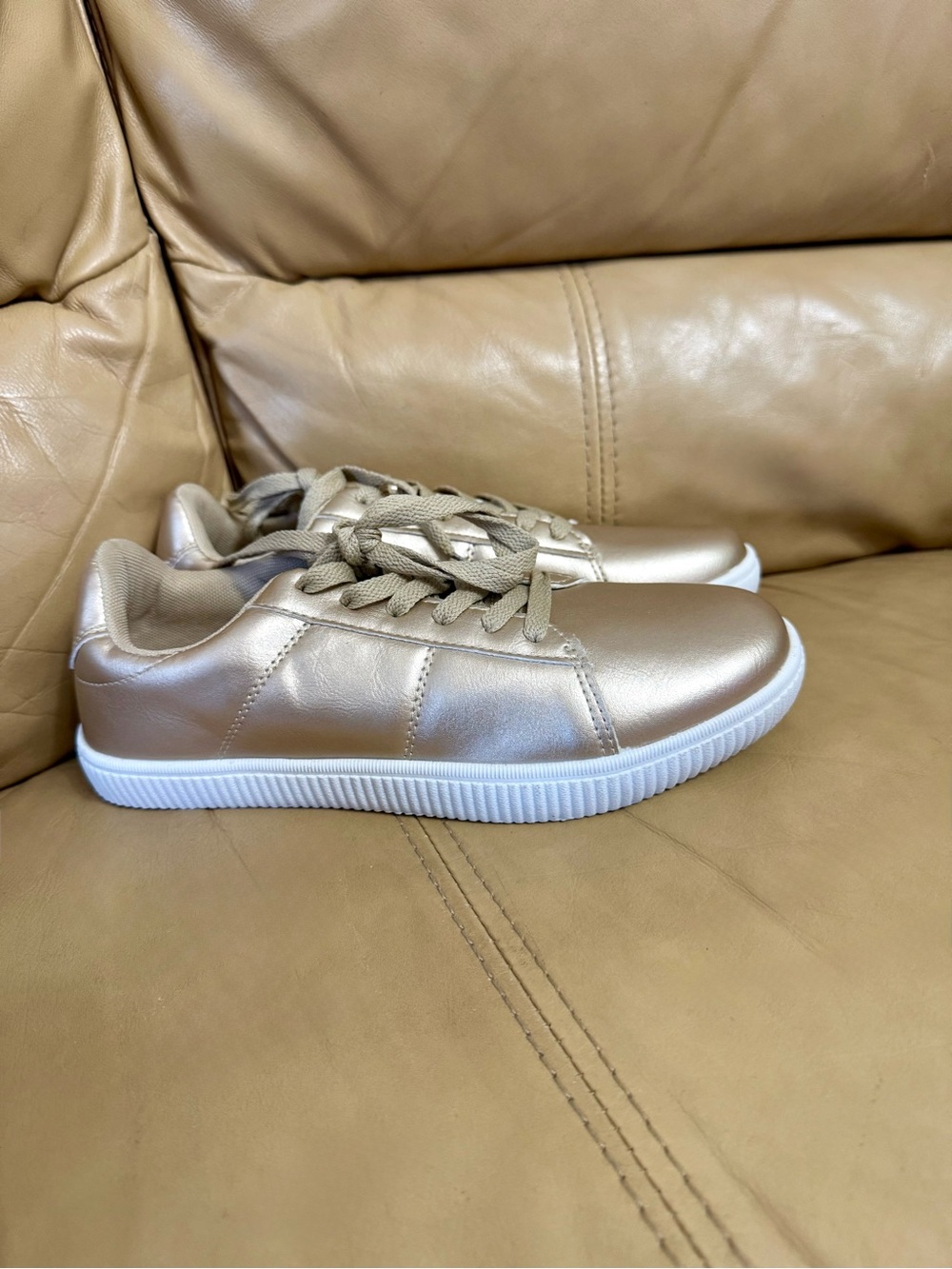 Comfortview Hadlee Metallic Gold Sneakers Women’s Size 8M